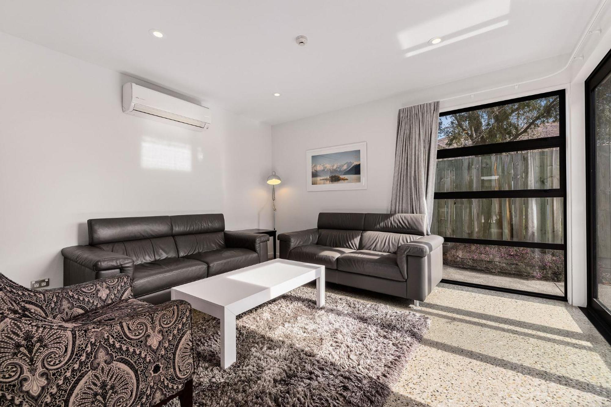 Apartments On Upton Wanaka Exterior photo