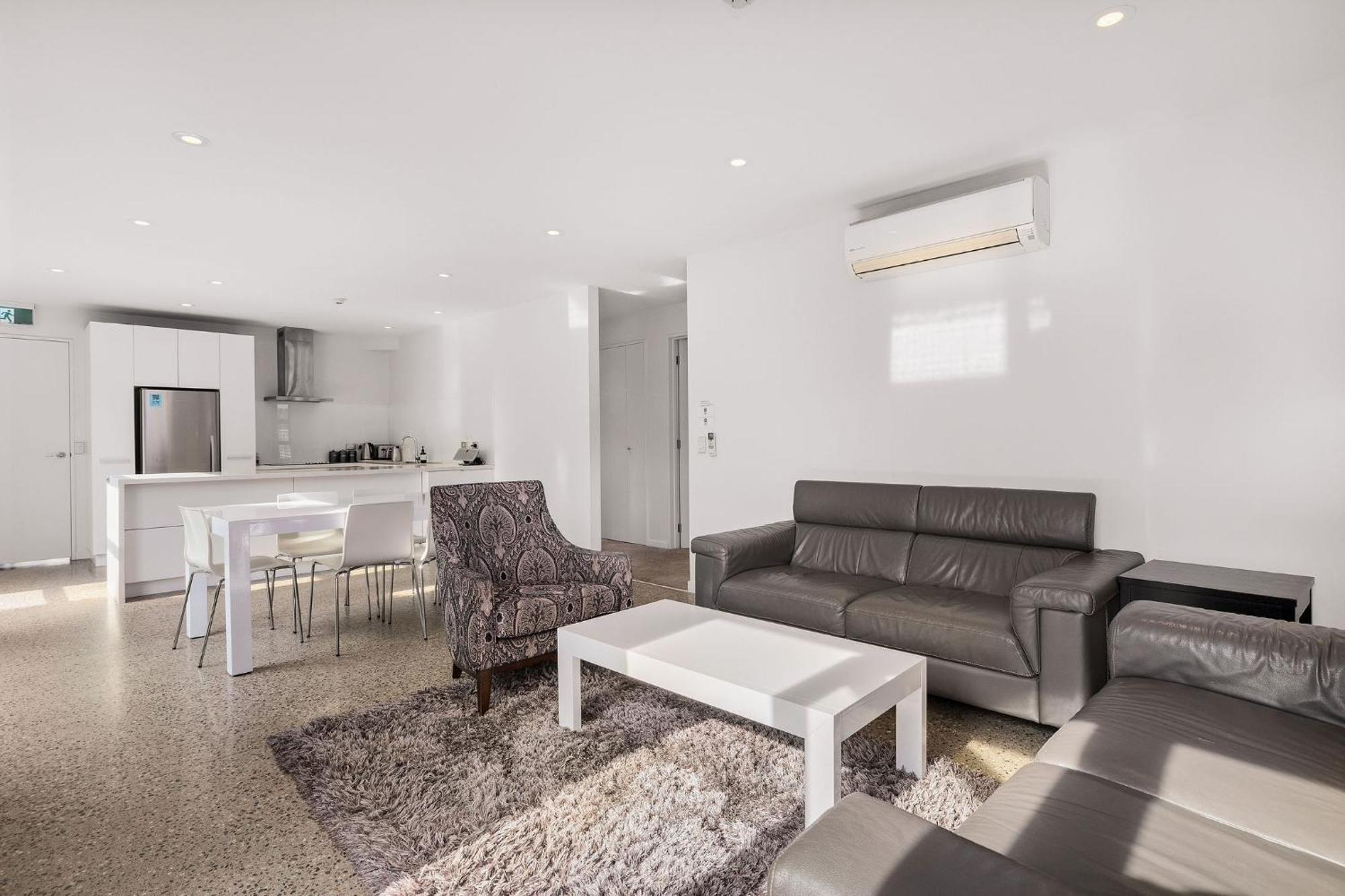 Apartments On Upton Wanaka Exterior photo